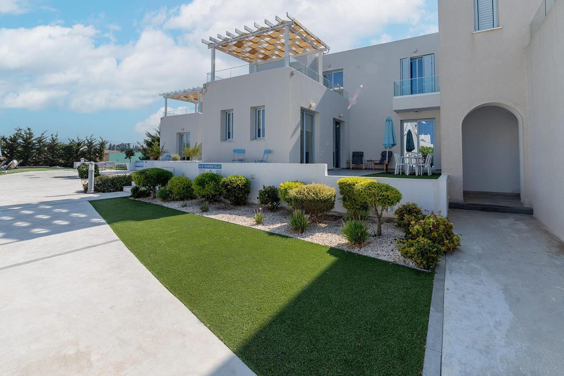 Blue Diamond Beach Villas 파포스 외부 사진