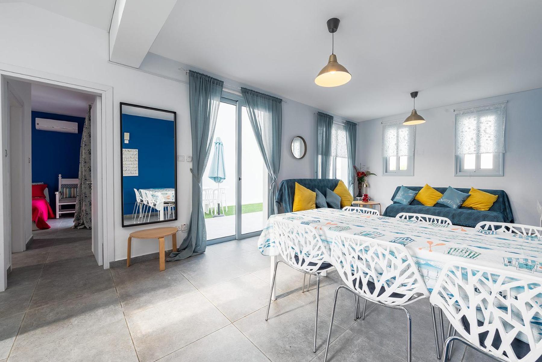 Blue Diamond Beach Villas 파포스 외부 사진