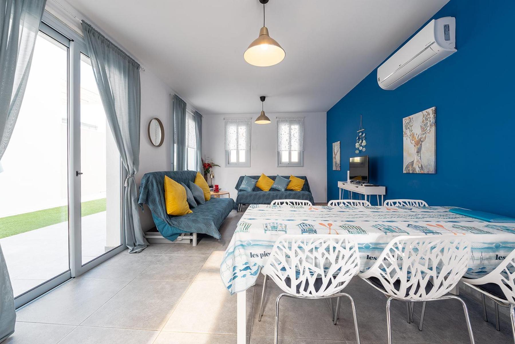 Blue Diamond Beach Villas 파포스 외부 사진
