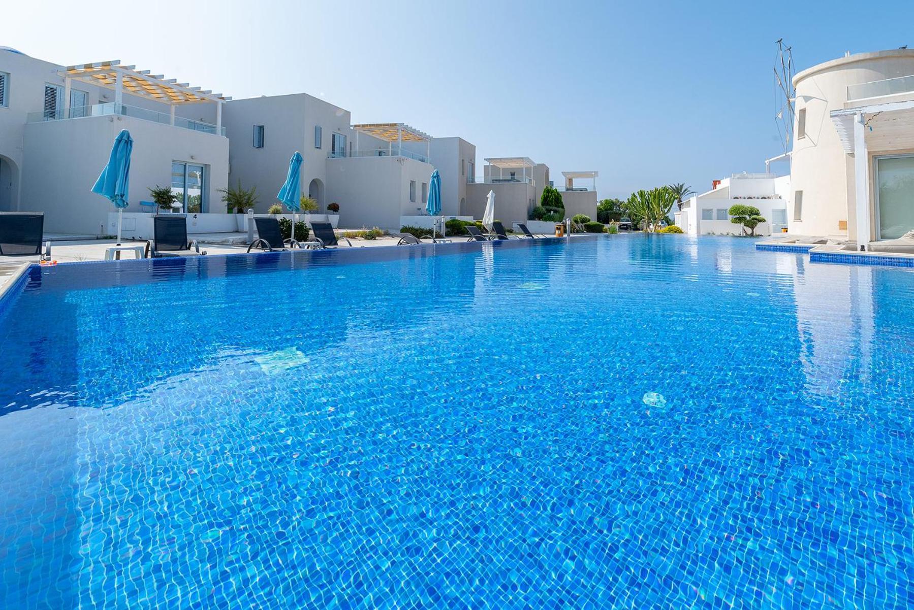 Blue Diamond Beach Villas 파포스 외부 사진