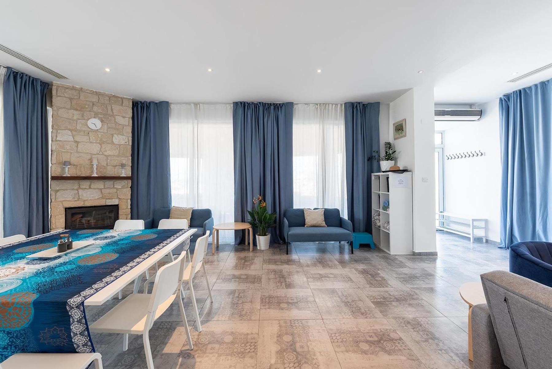 Blue Diamond Beach Villas 파포스 외부 사진