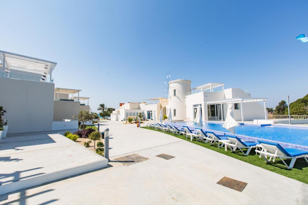Blue Diamond Beach Villas 파포스 외부 사진