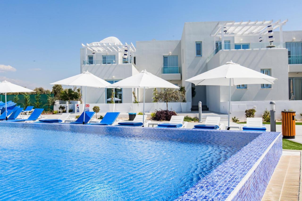 Blue Diamond Beach Villas 파포스 외부 사진