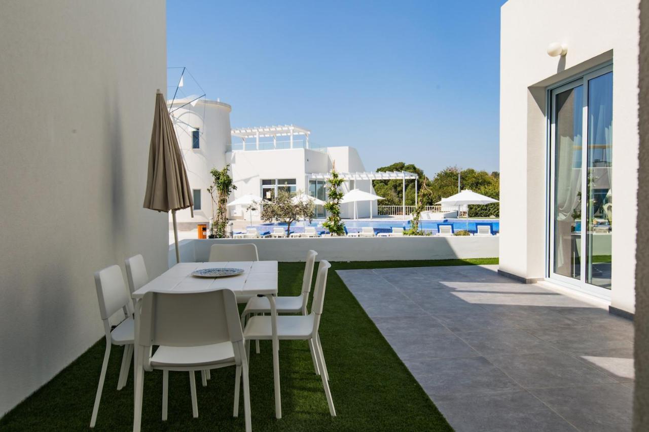 Blue Diamond Beach Villas 파포스 외부 사진