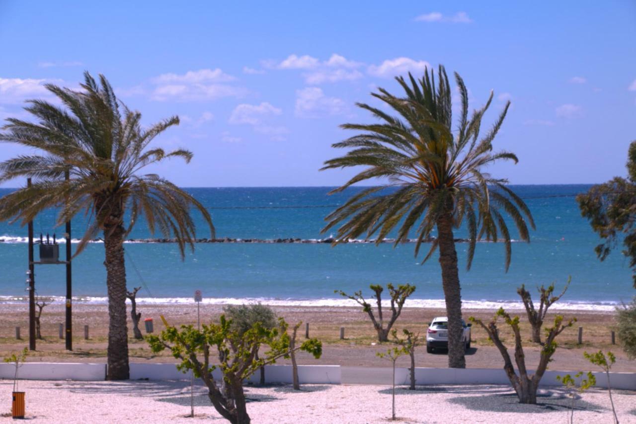 Blue Diamond Beach Villas 파포스 외부 사진